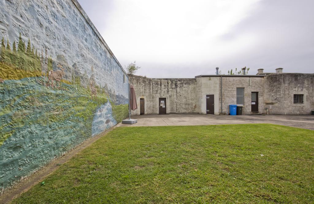 The Old Mount Gambier Gaol Hotel Bagian luar foto