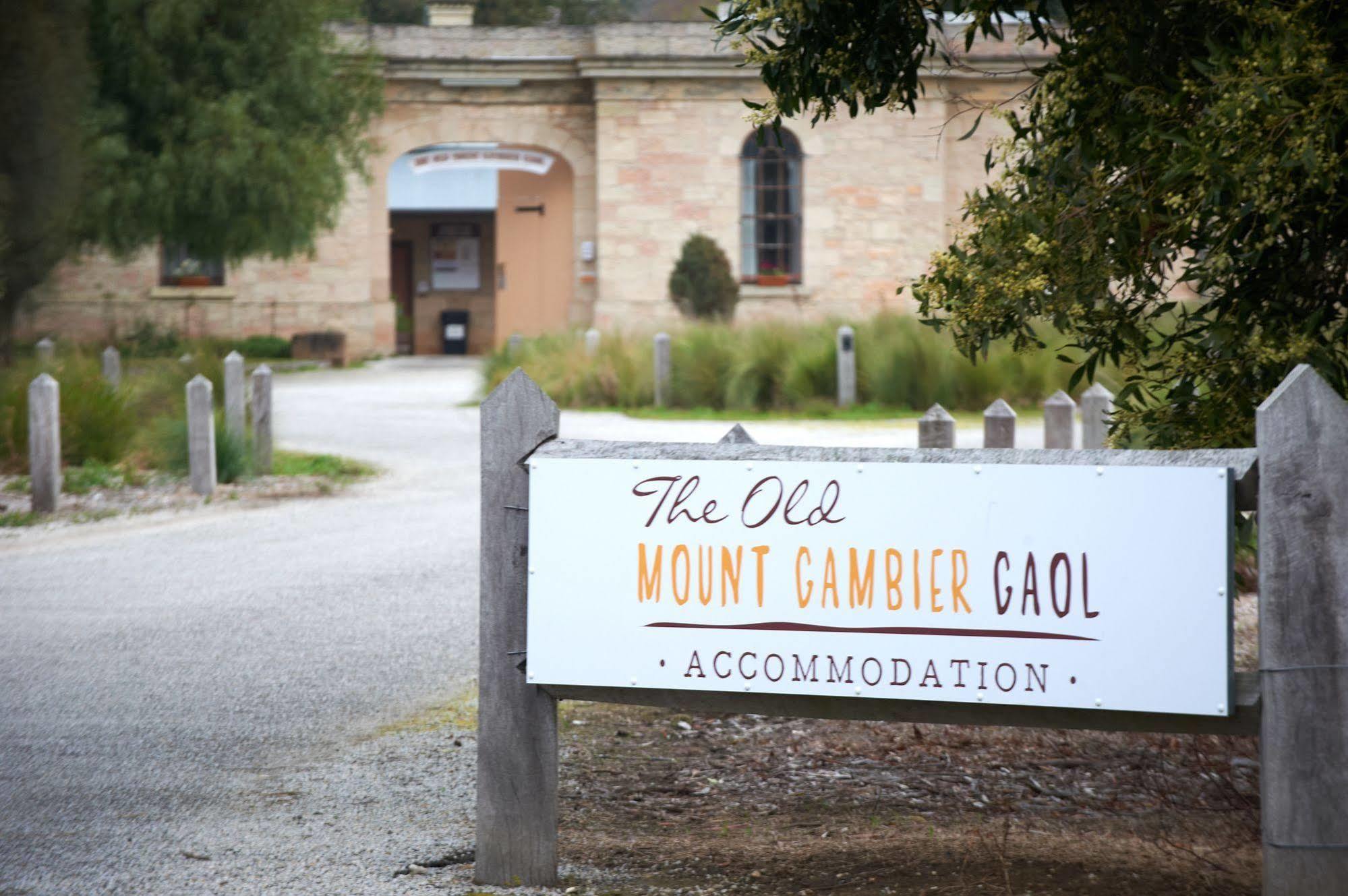 The Old Mount Gambier Gaol Hotel Bagian luar foto